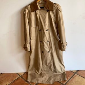 London Fog size 8 regular lined trench coat.